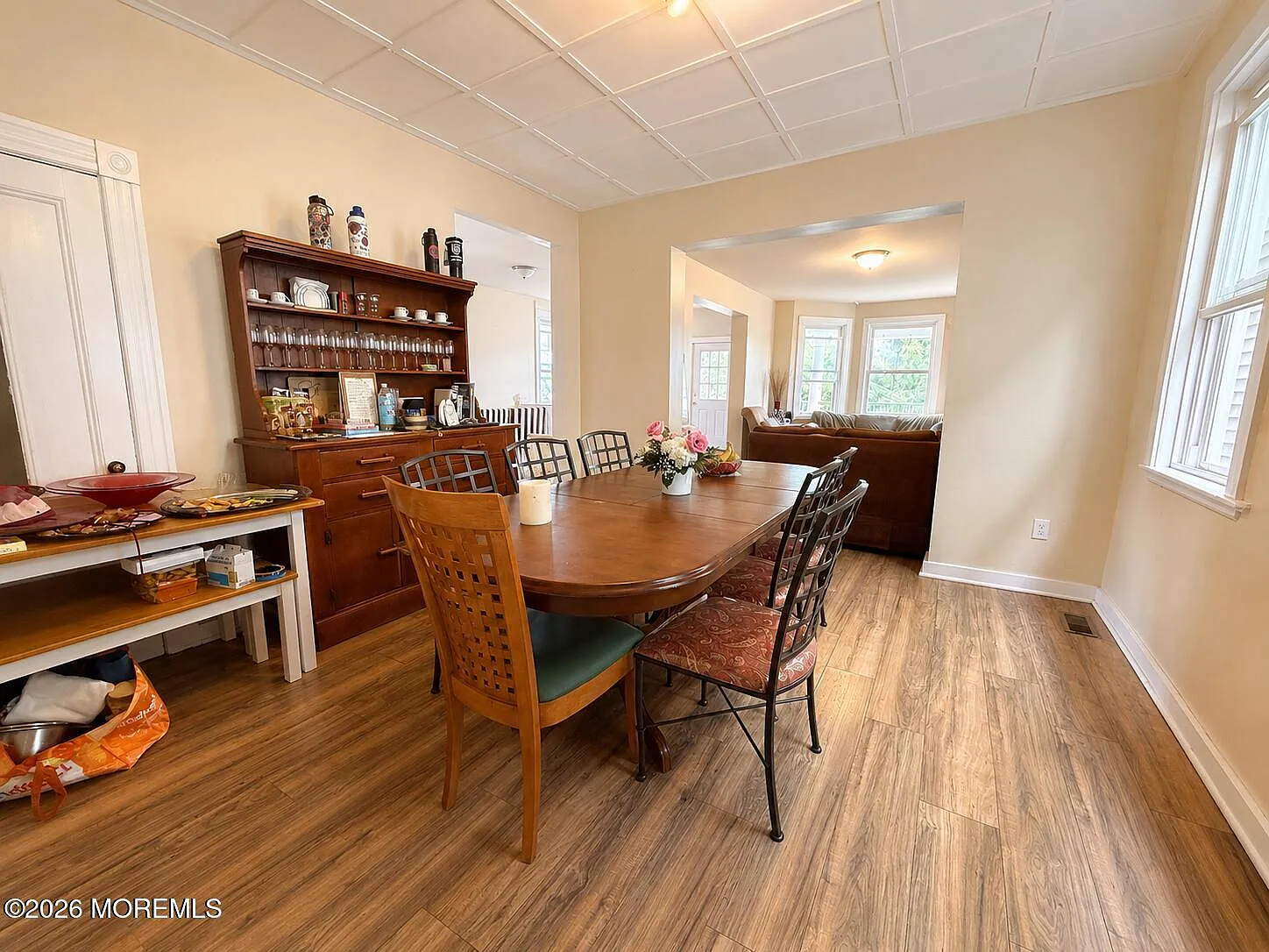 6 bed, 4230 sqft, $3,600 — Photo 4