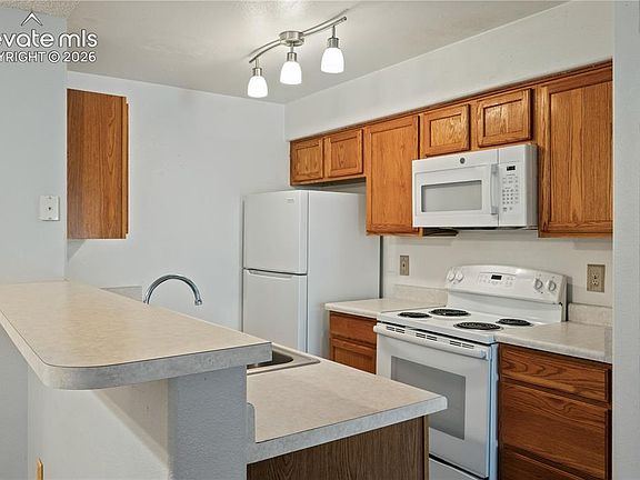5th image of 443 S 1st St #12