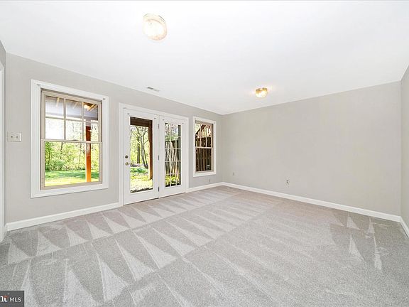 4th image of 5246 Bamburg Ct
