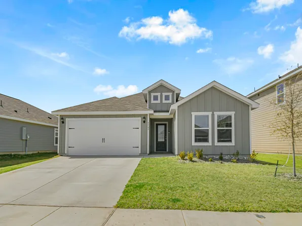 9949 Voyager Ln, Fort Worth, TX 76131