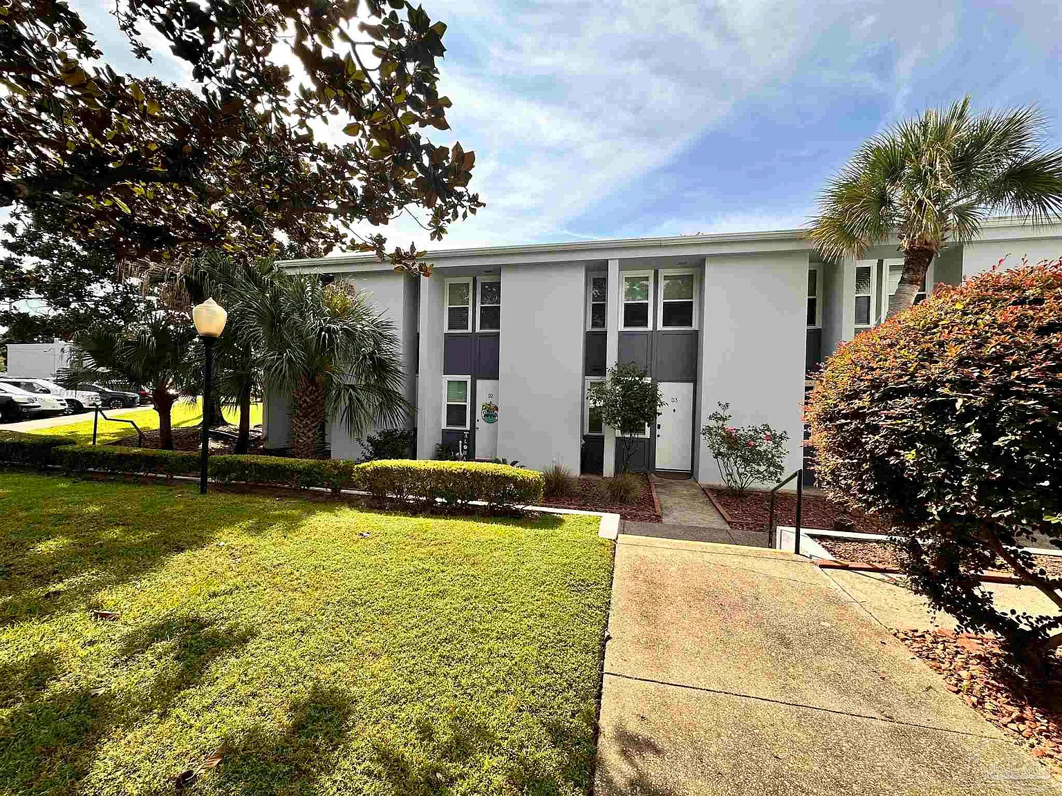 2 bed, 1.5 bath, 1099 sqft, $1,825 — Photo 2
