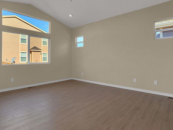 4th image of 6594 Gelbvieh Rd