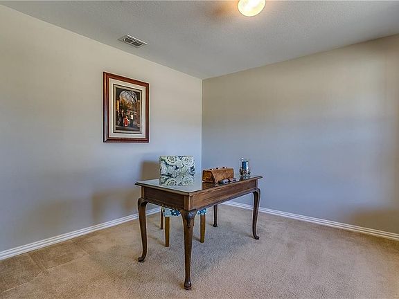 5th image of 1031 Saint Andrews Dr