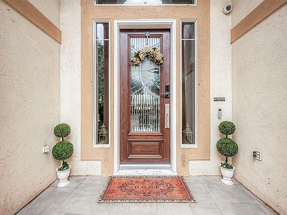 5th image of 5 Camden Ct