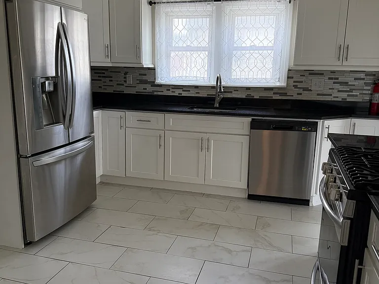 953 Longbrook Ave — Photo 3