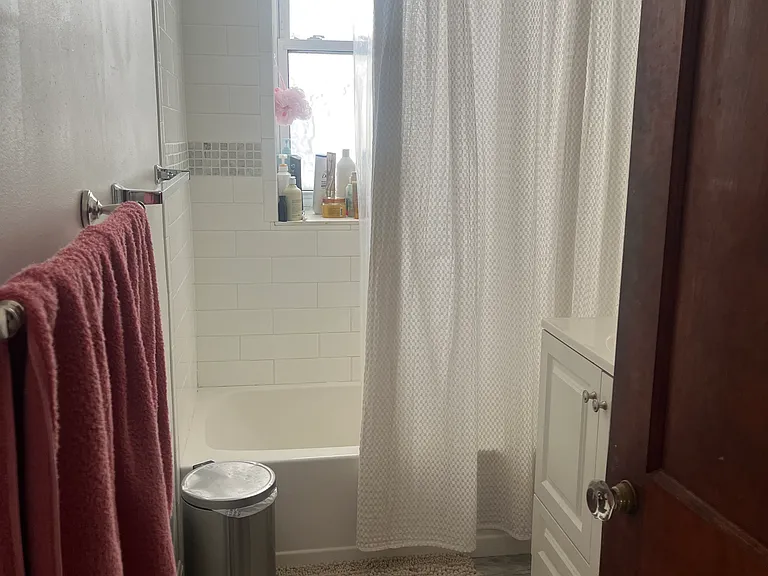 51 Linden St — Photo 48
