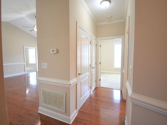3rd image of 1912 Harcourt Cir APT 202