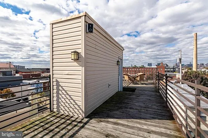 932 S Kenwood Ave — Photo 17
