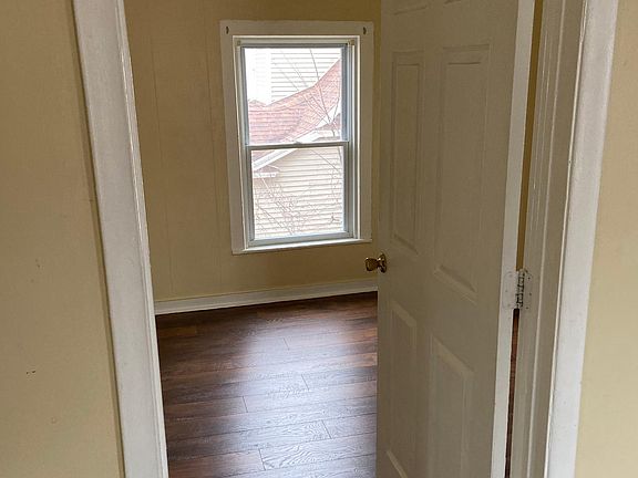 3rd image of 11 Griggs St SW #2