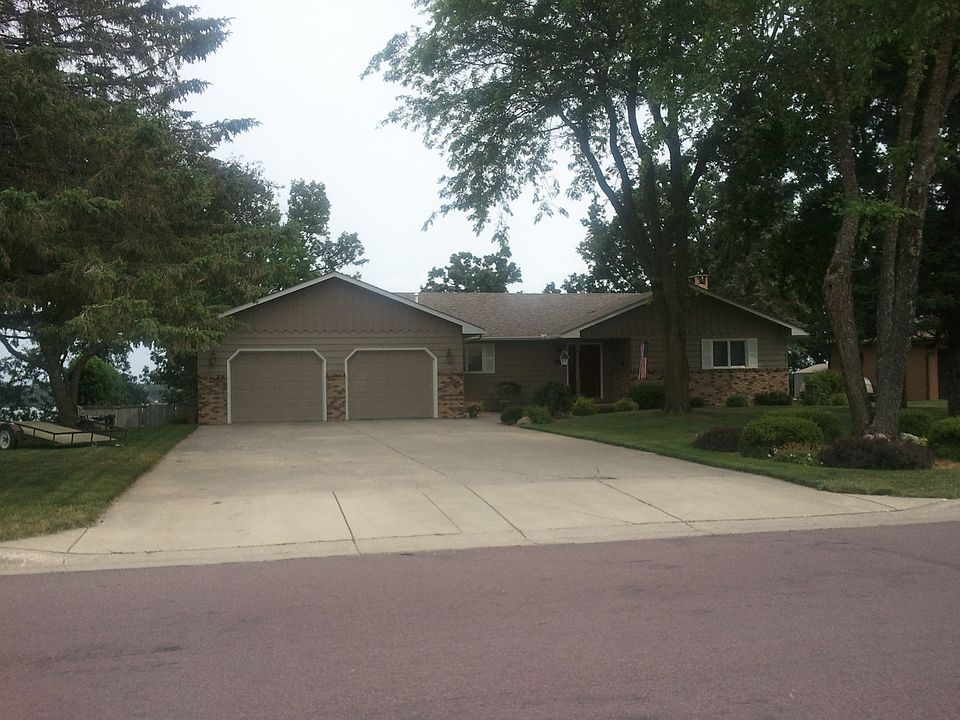 1821 Knollwood Dr