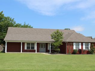 3806 Club View Dr, Muskogee, OK 74403
