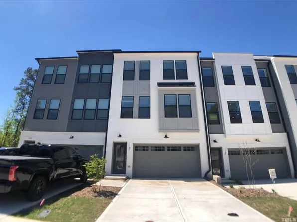 1107 Kiernan Grove Ln, Cary, NC 27519