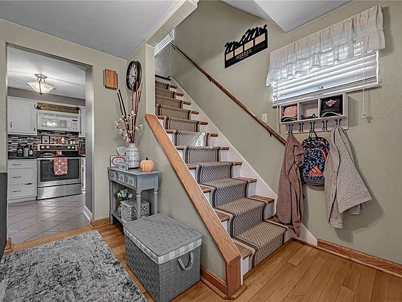 3rd image of 240 Eden Dr