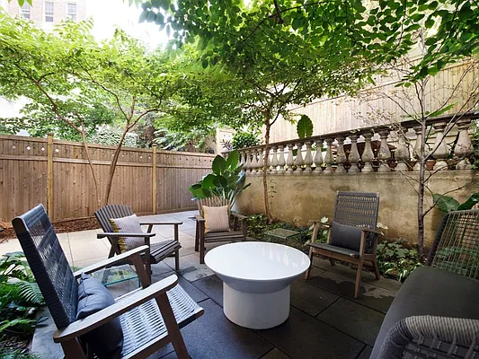Sold by Sotheby's International Realty | media 29