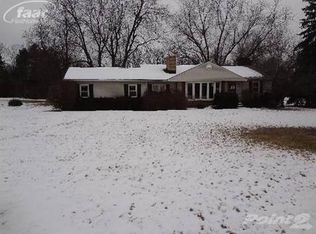 2069 Casaloma Ct, Flint, MI 48532