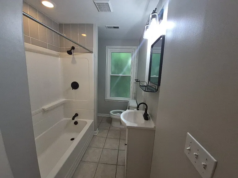 568 Delta Ave #2 — Photo 8