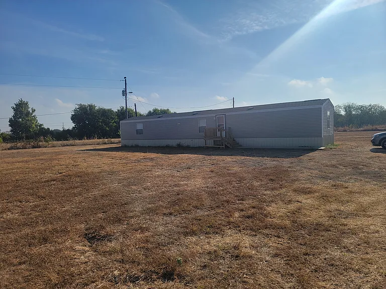 297 Colorado Dr — Photo 4