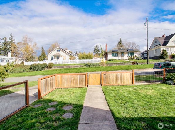 223 N 5th Street, Mount Vernon, WA 98273