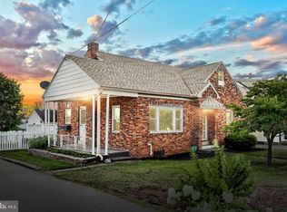 8 Mayfield St, Dover, PA 17315