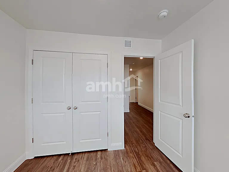 1436 E Allen Ln — Photo 14