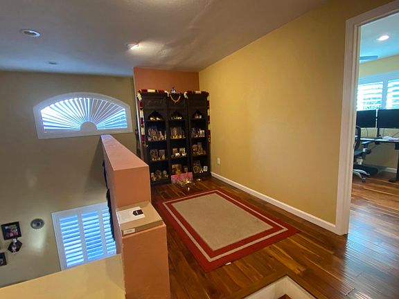 3rd image of 1032 Woodvale Ct