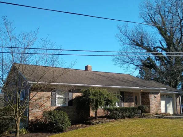 650 Blue Lake Rd, Denver, PA 17517