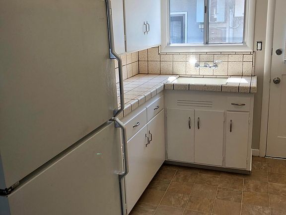 5th image of 545 Harrison Ave #1