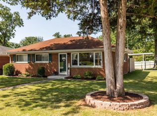 8601 Villa Crest Dr, Saint Louis, MO 63126