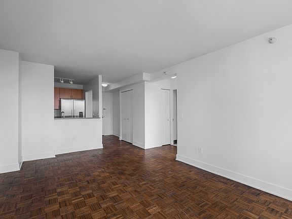 3rd image of 420 W 42nd St APT 24g