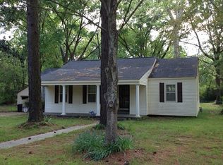 404 Colonial Cir, Jackson, MS 39211