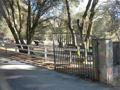 3rd image of 51615 Courtney Ln