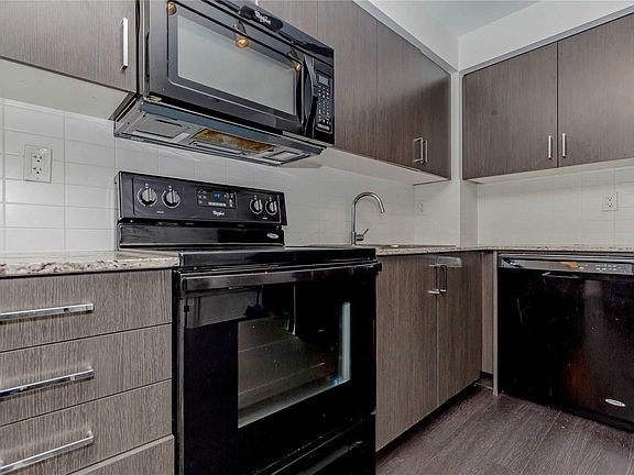 5th image of 80 Esther Lorrie Dr #322