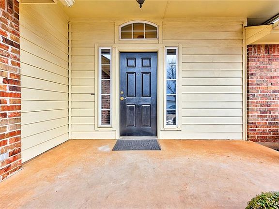 4th image of 6813 NW 135th Cir