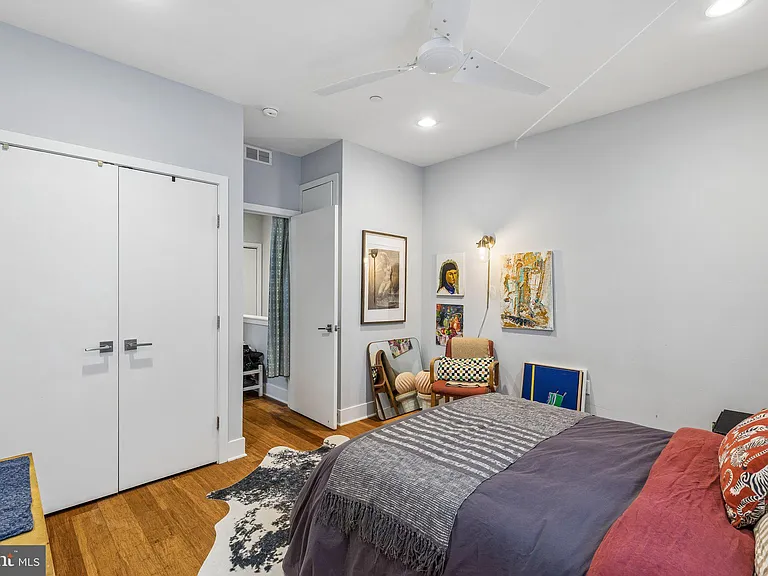 1449 S Bouvier St — Photo 32