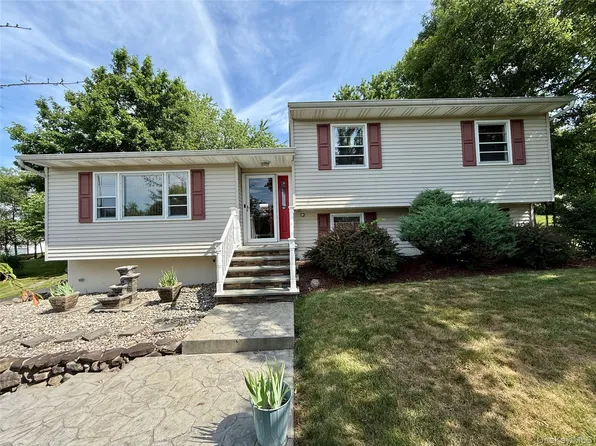 58 Decker Drive, Washingtonville, NY 10992