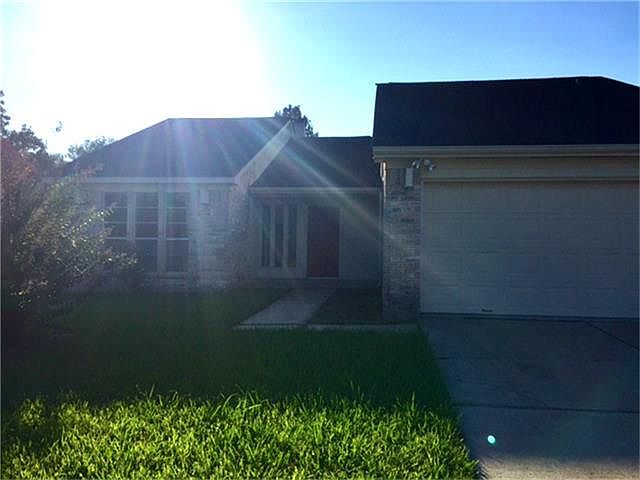 1st image of 821 Willow Creek Dr