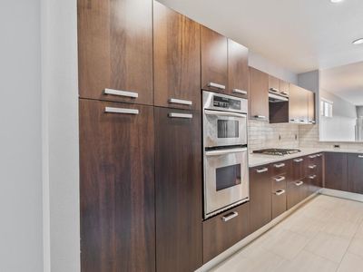 11815 Laurelwood Dr UNIT 18, Studio City, CA, 91604