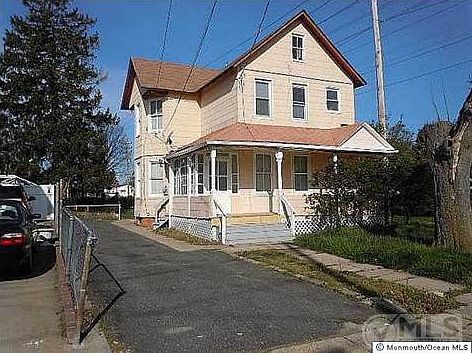 2nd image of 72 6th Ave