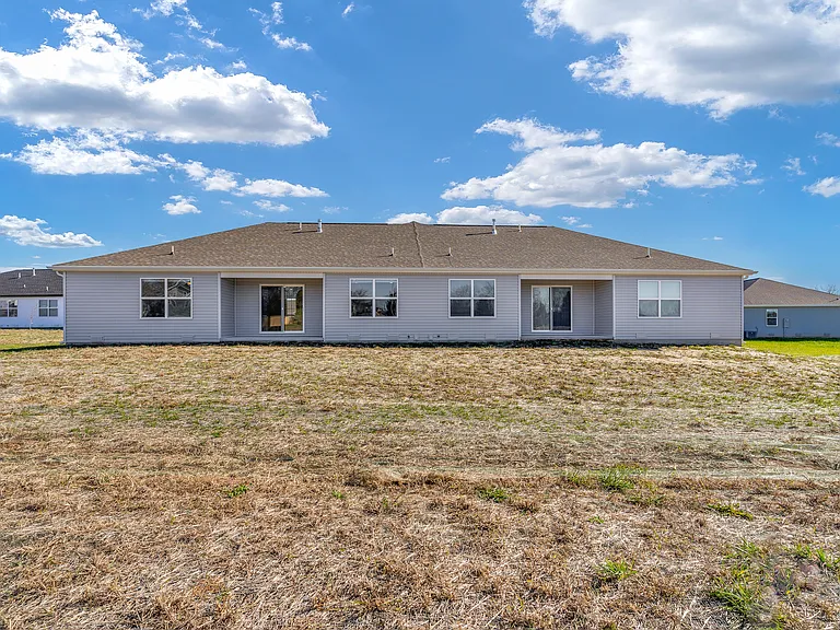 810 Lambert Cir — Photo 29
