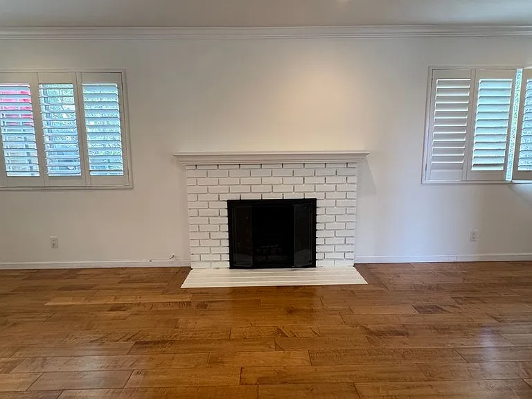 1024 Pier Ave #1 — Photo 2