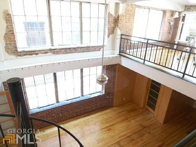 2 bed, 1900 sqft, $2,745 — Photo 3