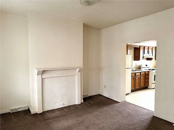 5th image of 272 Lelia St