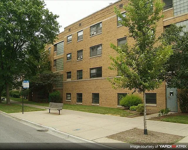 7347-65 N. Sheridan Rd — Photo 3