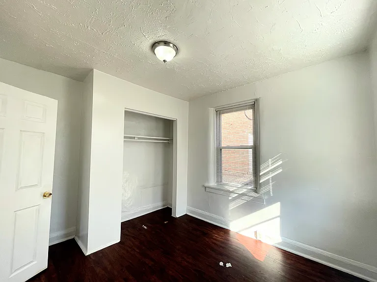 7210 Lyndover Pl #1E — Photo 2