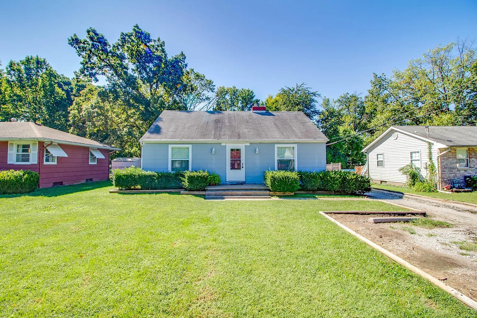 829 Oakdale Dr photo 1