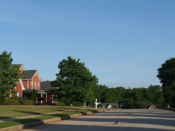 4th image of 129 Glenmore Ln