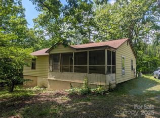 720 New Market Rd, Tryon, NC 28782