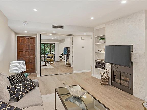 4th image of 20812 4th St APT 6