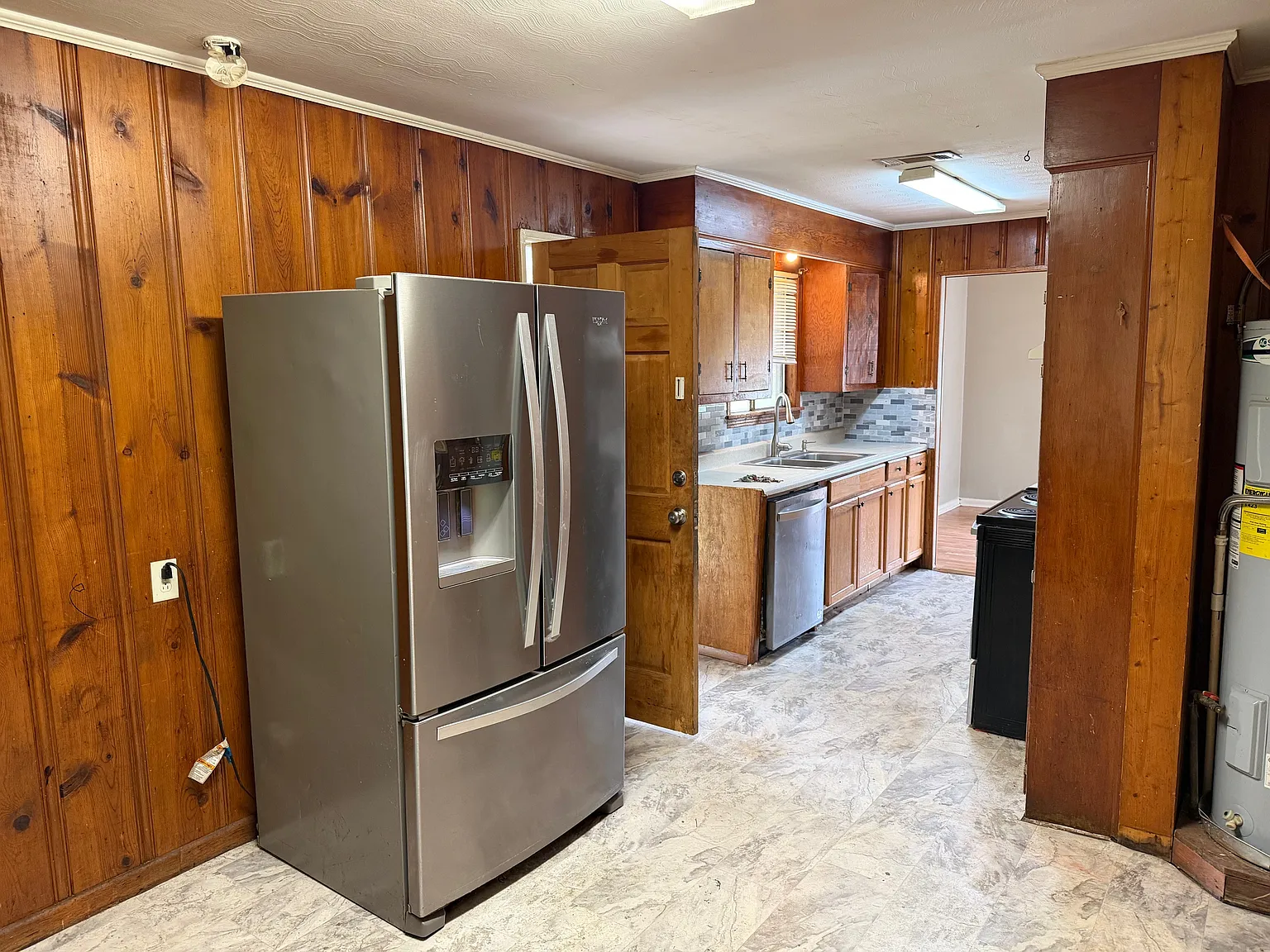 3 bed, 1650 sqft, $1,295 — Photo 2