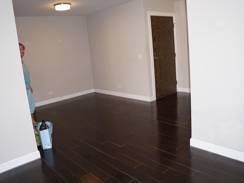 1st image of 278 Wilmette Ct